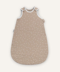 Musselin-Babyschlafsack 0.5 TOG in Beige.