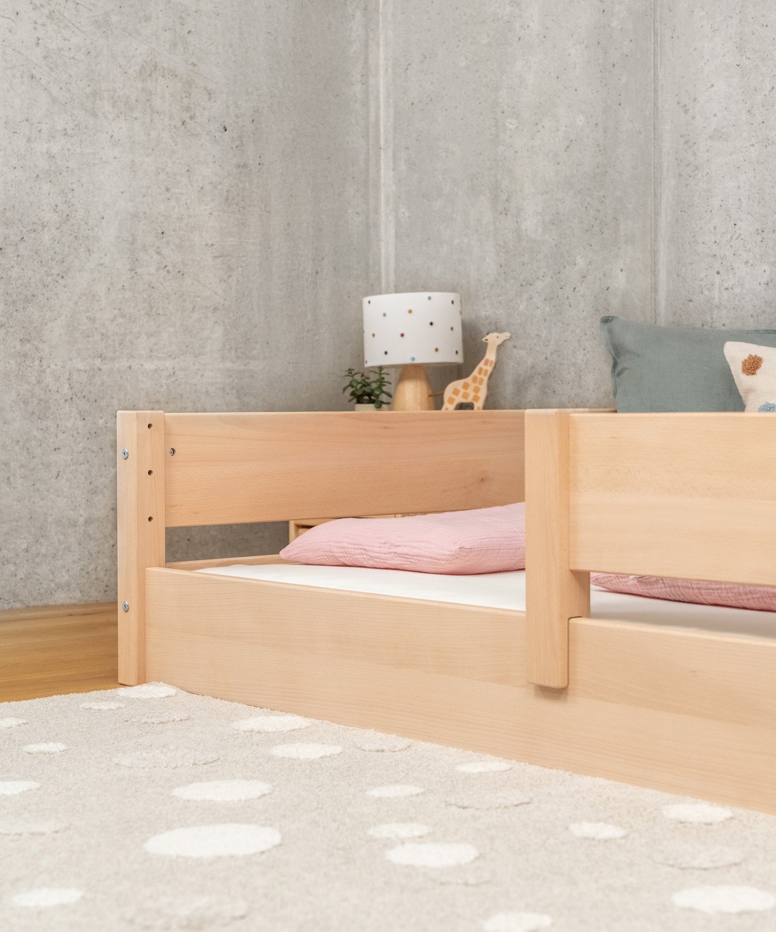 Bodenbett ist optimales bodentiefes Kinderbett.
