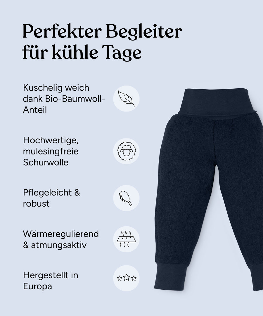 Vorteile Walkhose mit Bündchen: Kuschelig weich dank Bio-Baumwoll-Anteil, hochwertige, mulesingfreie Schurwolle, pflegeleicht & robust, wärmeregulierend & atmungsaktiv, hergestellt in Europa