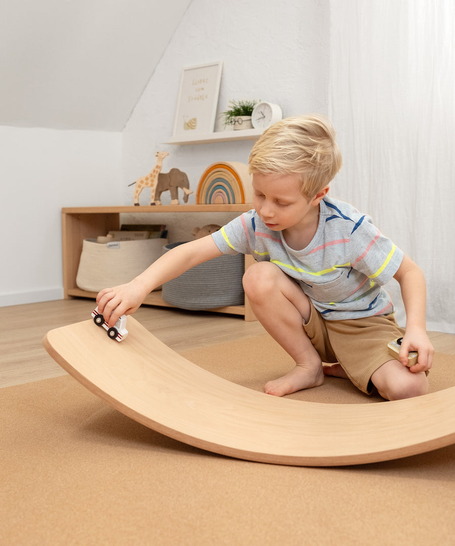 Balance-Board Untergrund für Spielauto.