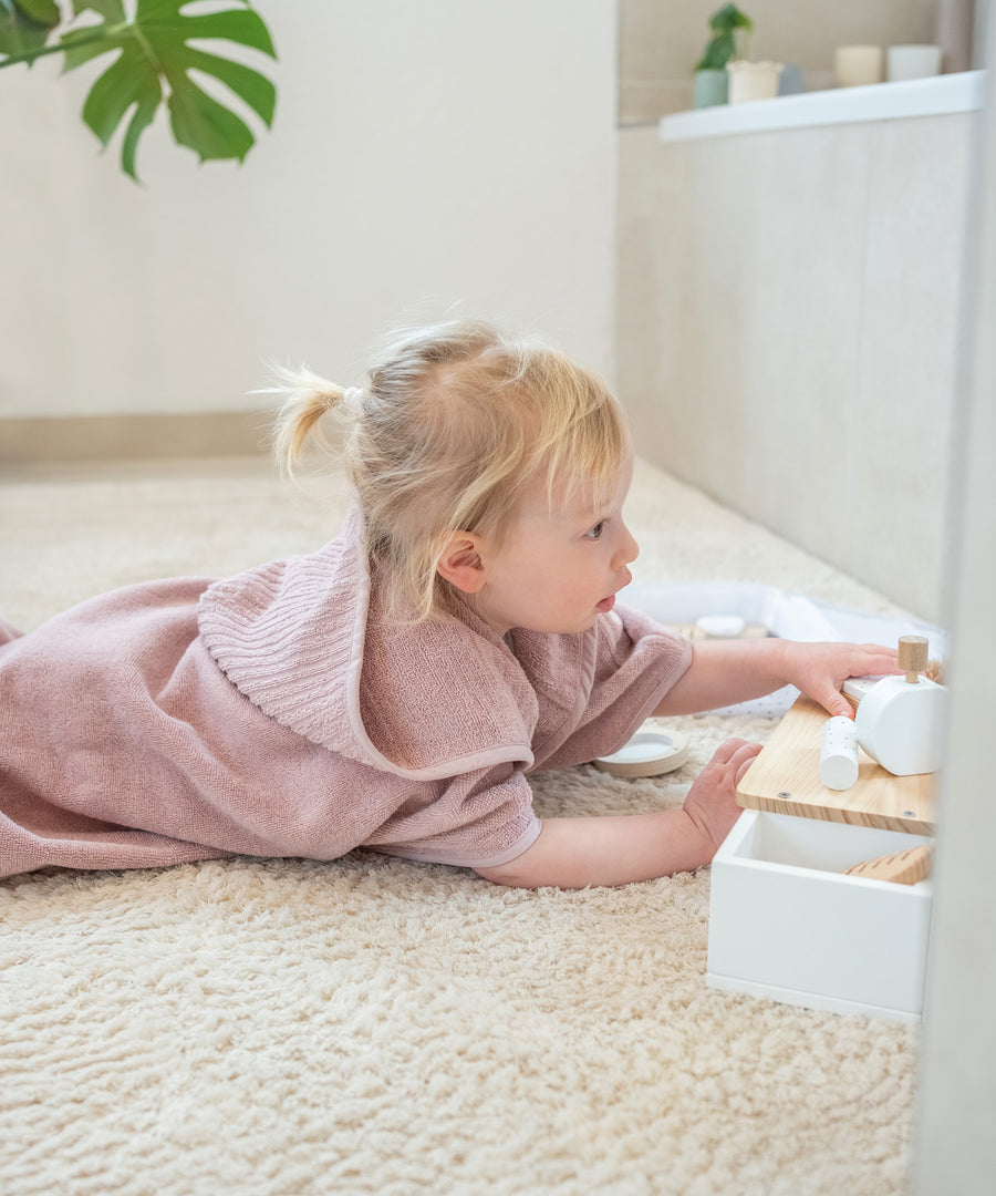Badeponcho aus hautfreundlicher Bio-Baumwolle für empfindliche Kinderhaut.