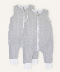 2er Bundle Ehrenkind Schlafsack Musselin mit Beinen in grau mit weißen Punkten.