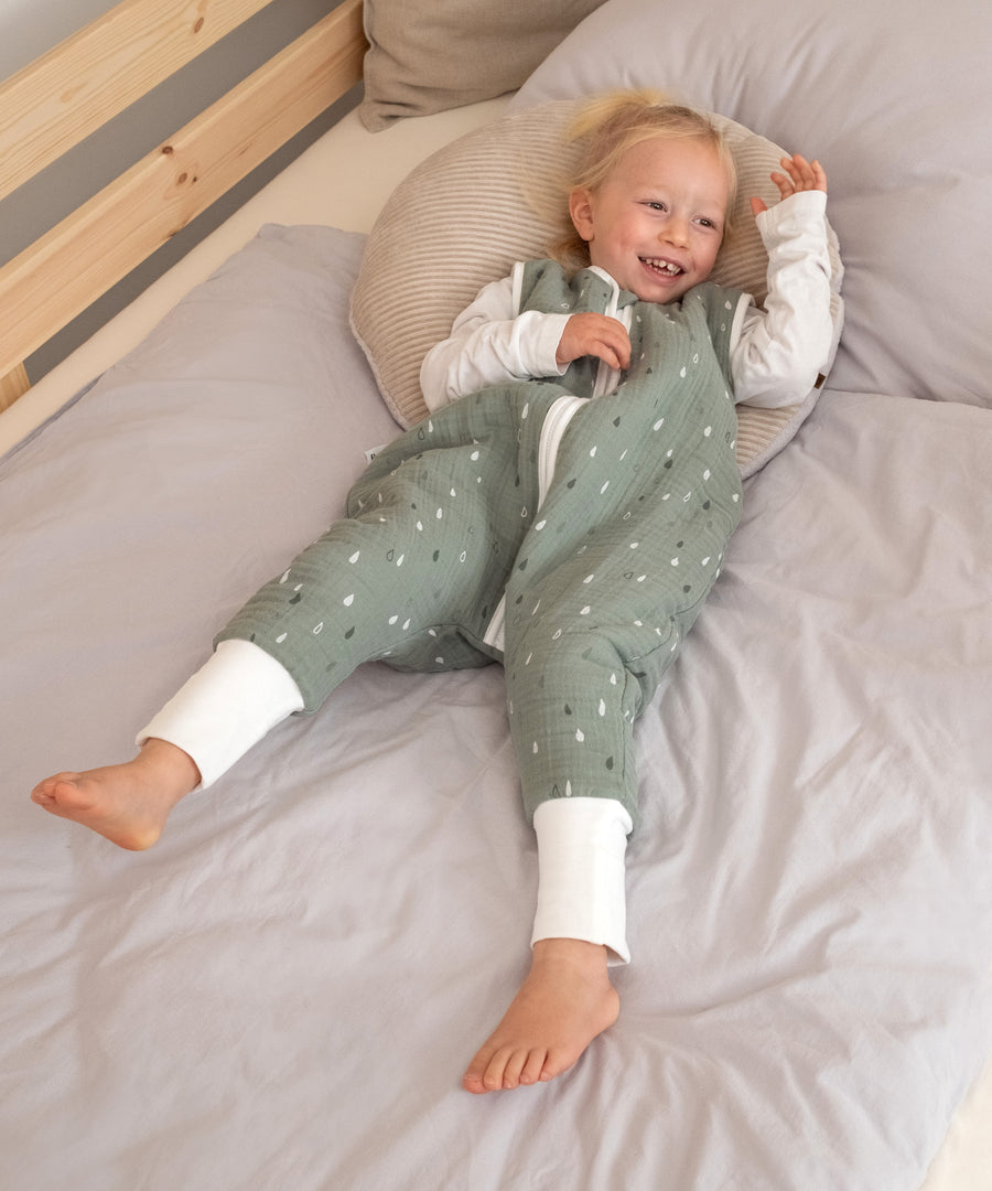 Schlafsack mit Füßen für Kinder aus hochwertigem Musselin-Stoff.